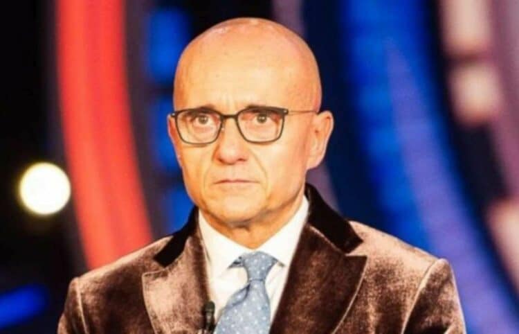 Gf VIP, Alfonso Signorini svela retroscena sulla mancata sospensione del reality