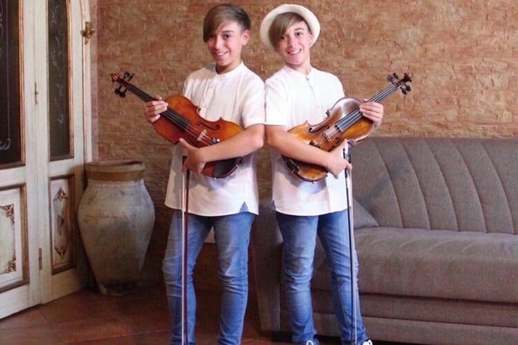 Mirko e Valerio violinisti chi sono i baby talenti che piacciono ai Coldplay