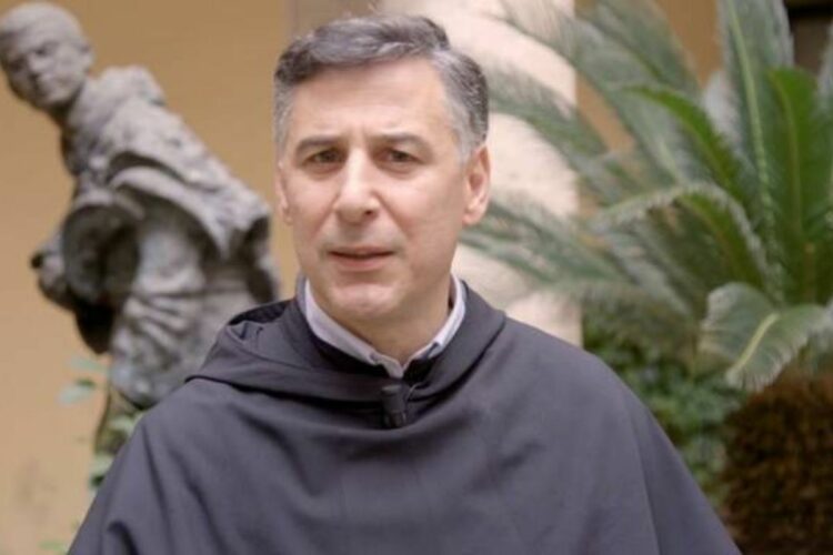 Padre Enzo Fortunato chi è il frate francescano e come contattarlo