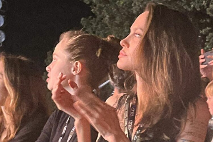 Angelina Jolie al concerto dei Maneskin con la figlia: svelato il perché