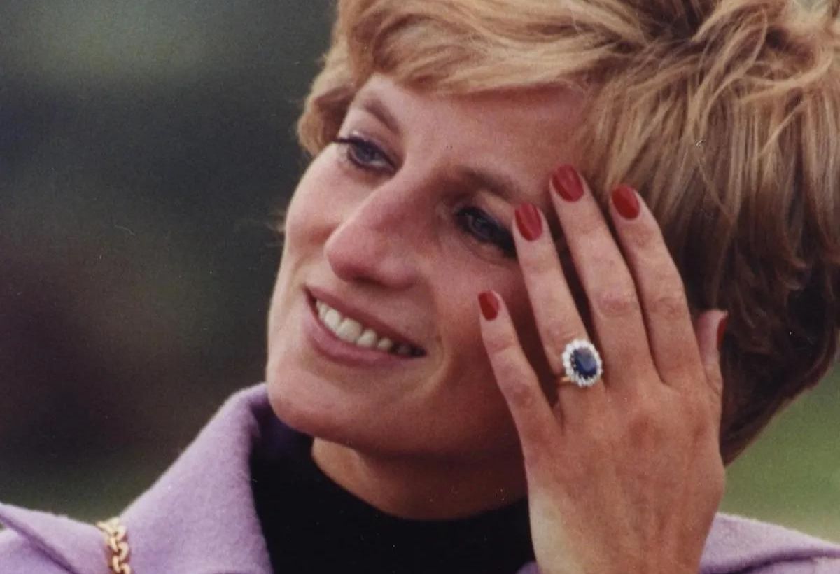 Anello fidanzamento Lady Diana