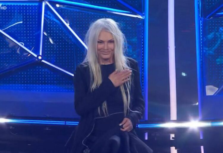 Chi veste Anna Oxa a Sanremo 2023: marca e prezzi
