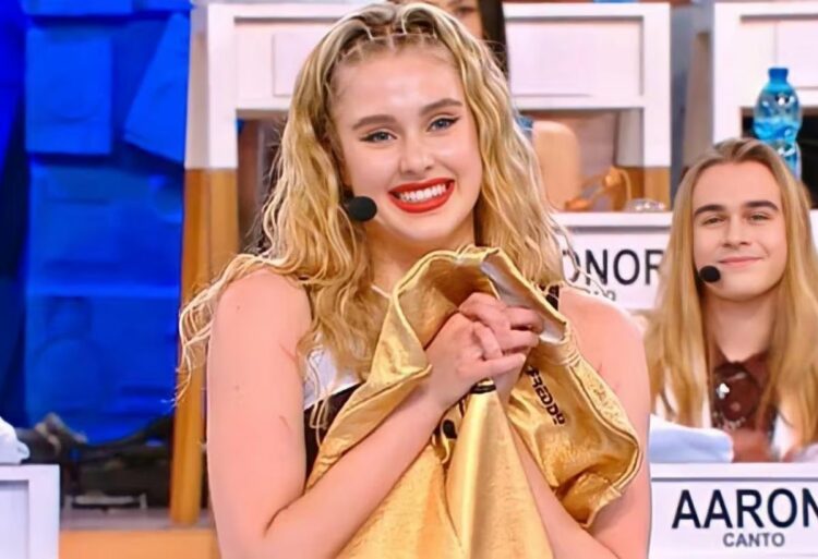 Amici 22 Isobel Kinnear chi è: Instagram e TikTok
