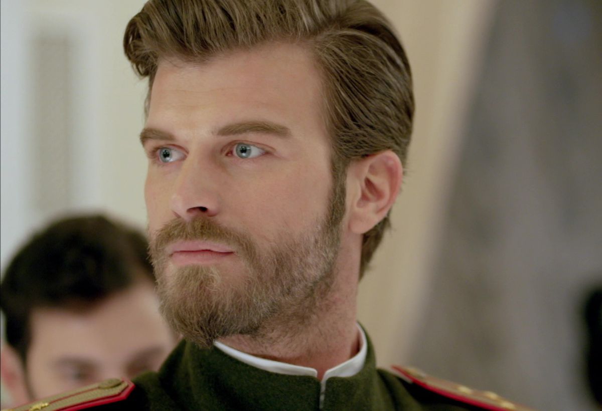Chi è attore Kurt Seyit in La ragazza e l'ufficiale
