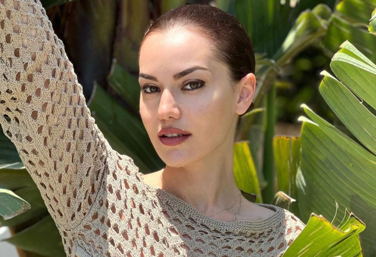 Fahriye Evcen chi e Murvet in La ragazza e l ufficiale