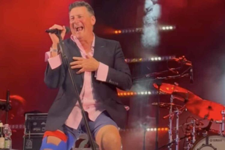 Tony Hadley infortunato: come è caduto e come sta