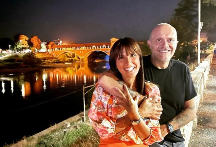Max Pezzali moglie e figlio: la madre non è Debora