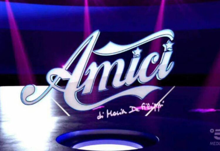 Quando inizia Amici 2023: rinviato