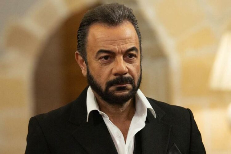 Kerem Alisik Fekeli di Terra amara moglie e figli