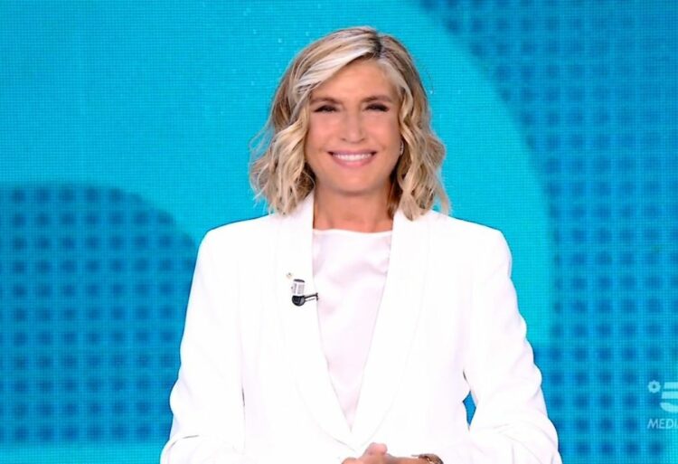 Pomeriggio 5 Myrta Merlino parla di Barbara D’Urso e fa nomi e cognomi
